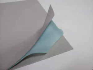 CARTON 1,5 mm. + ESPUMA 3 mm + CARTON 0,5 mm.